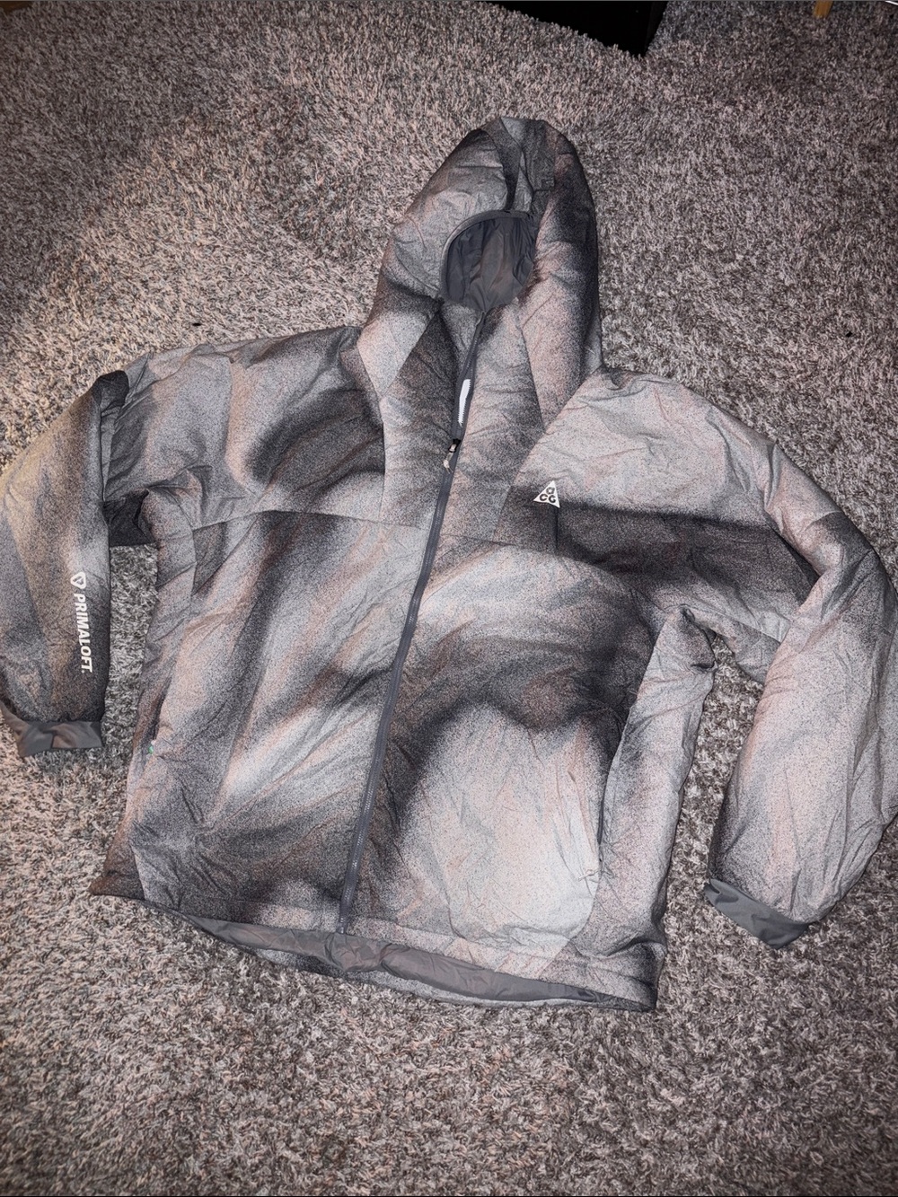 Nike ACG Hooded Puffer Jacket in Gray and Black